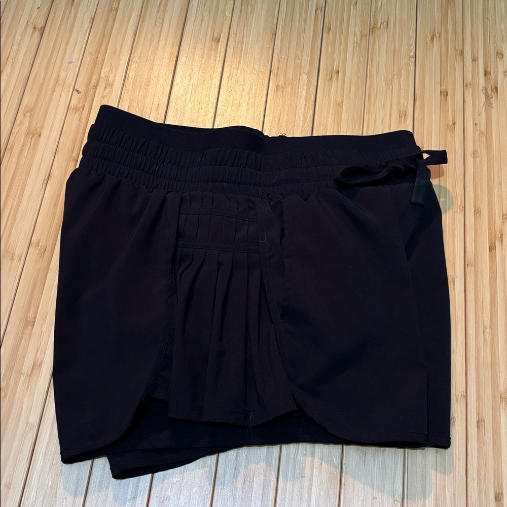 Joy Lab lined shorts with side pleats. Size XS.